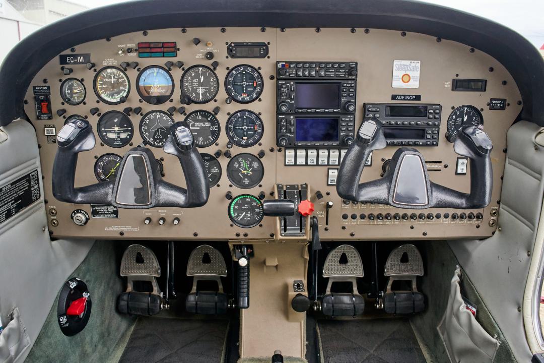 ifr cockpit view instrument training.