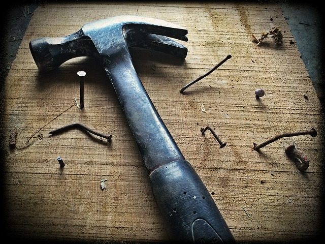 hammer, nails, wood