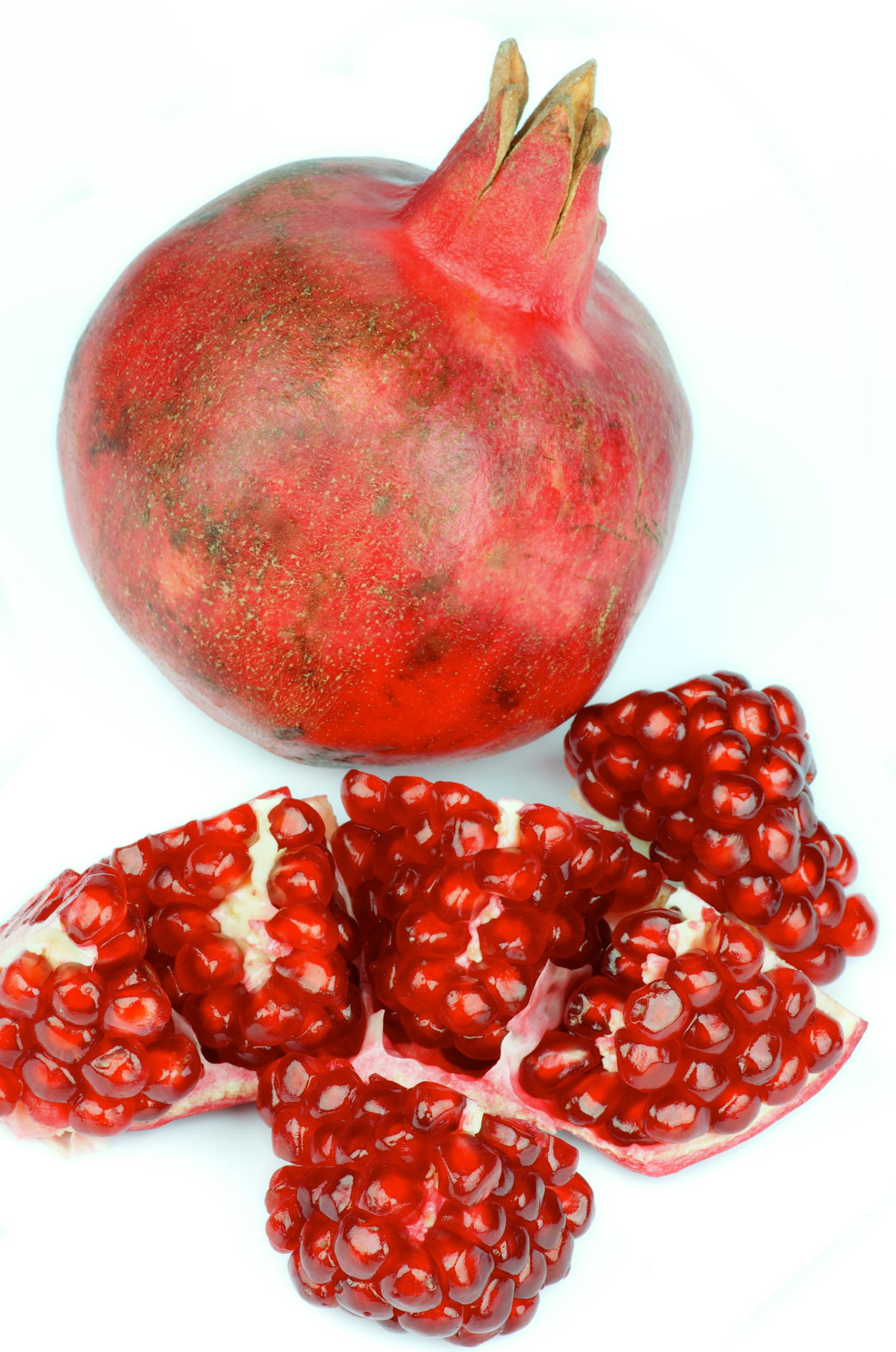 cut and deseed pomegranate