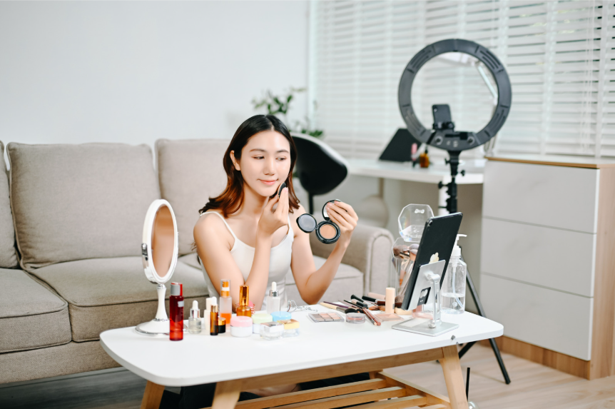 Beauty Influencer creating makeup tutorial