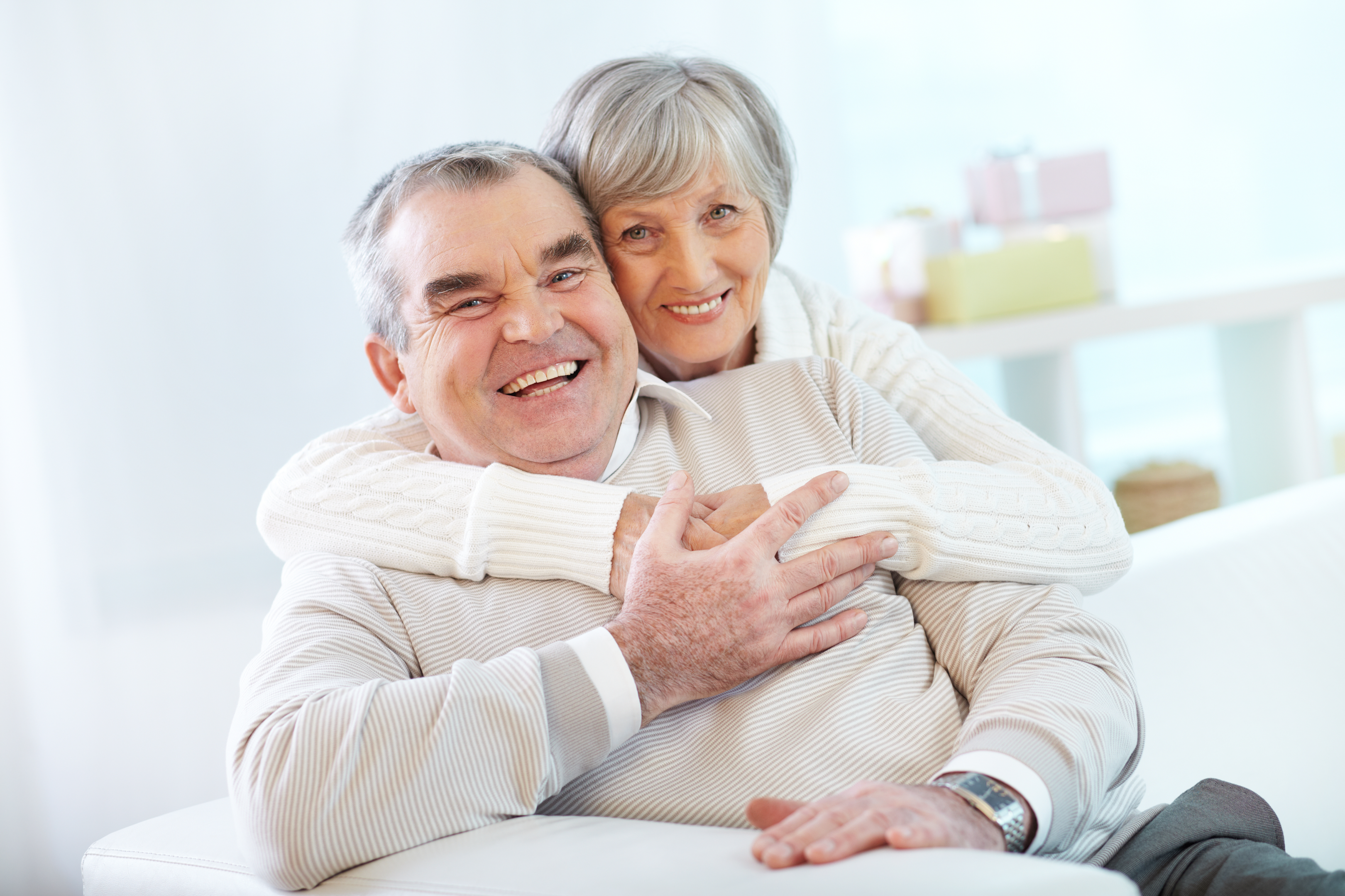 Una feliz pareja mayor.