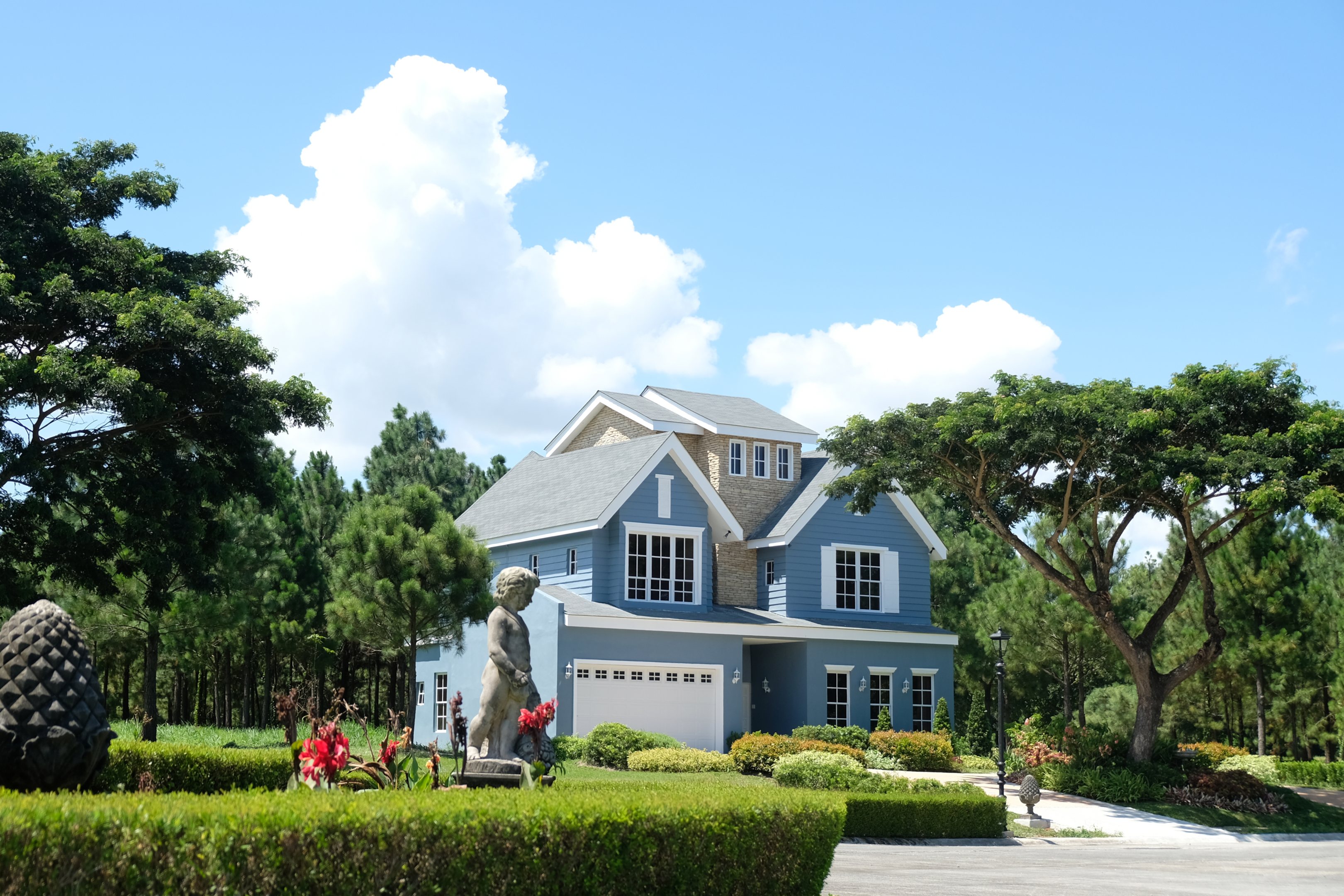 Elliot house model that feels like home in the English countryside.