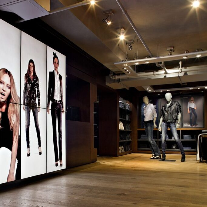 How to Use POP Displays to Transform Your Retail Experience