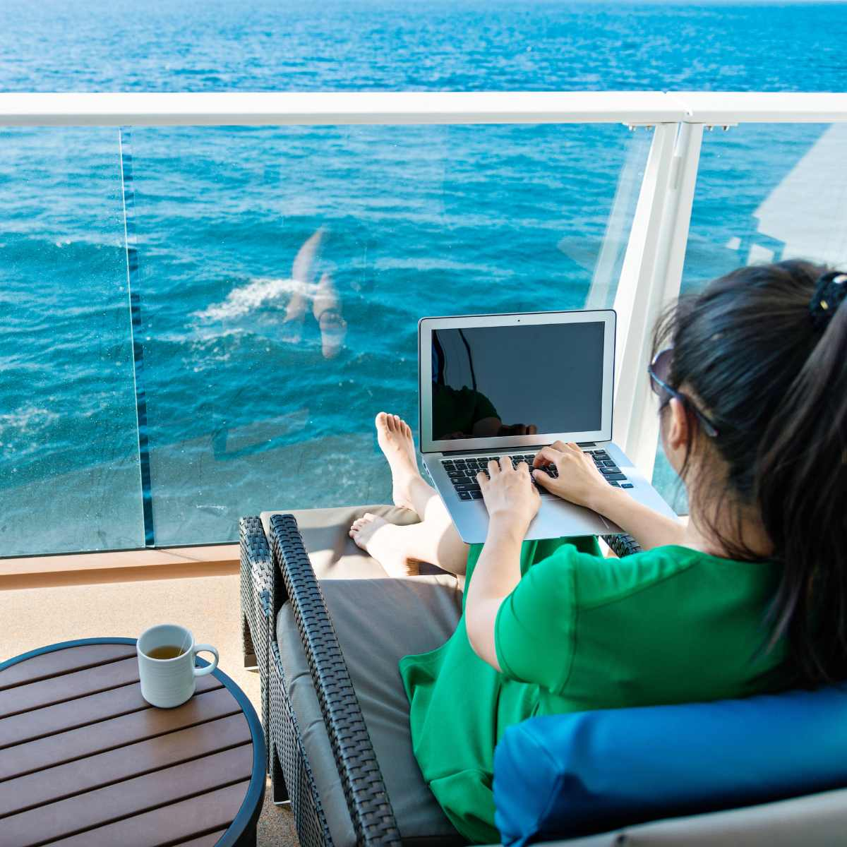 Using laptop on a cruise