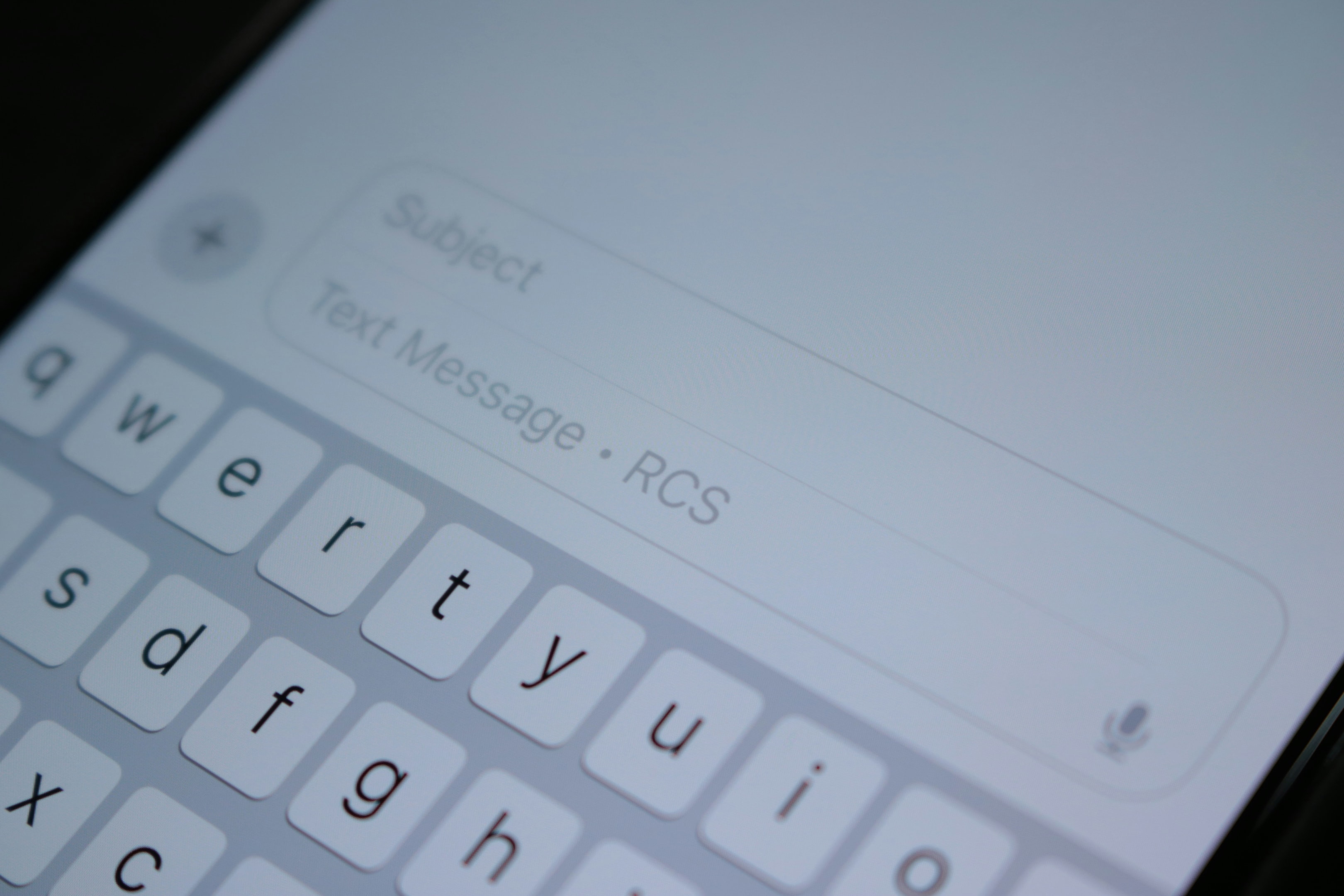 Real estate investor constructs SMS message as part of a campaign.