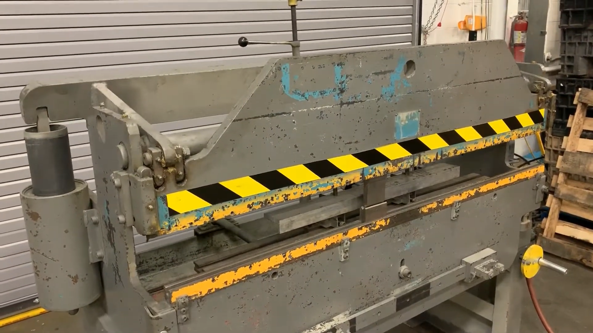 Pneumatic Press Brakes