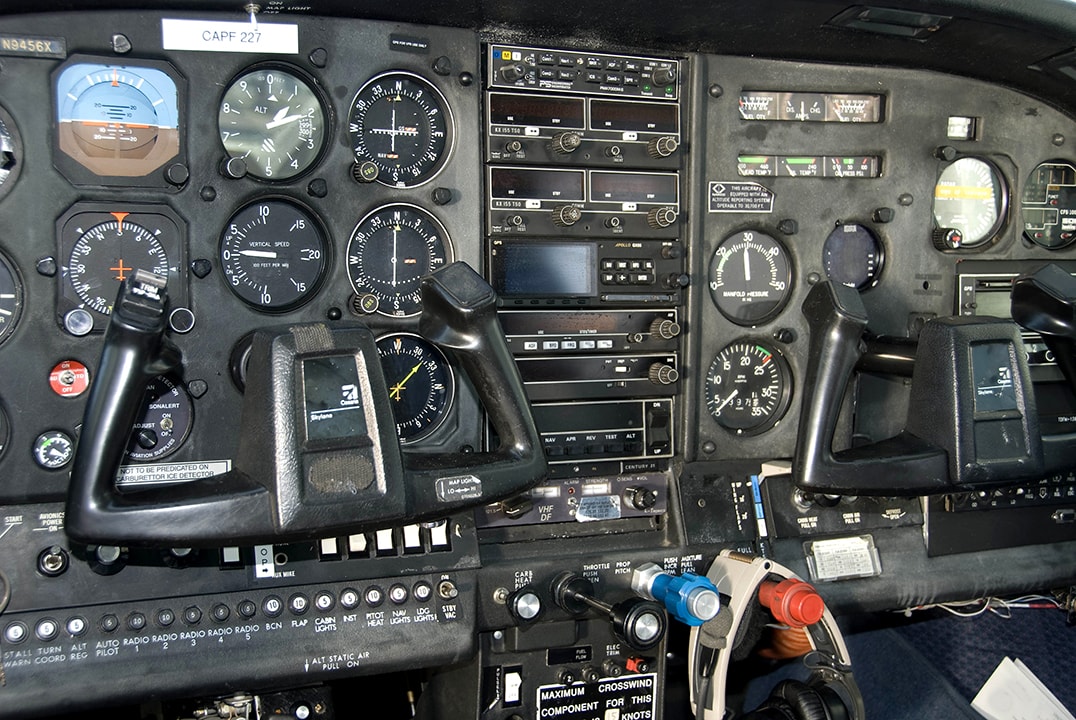 Cessna 172 cockpit