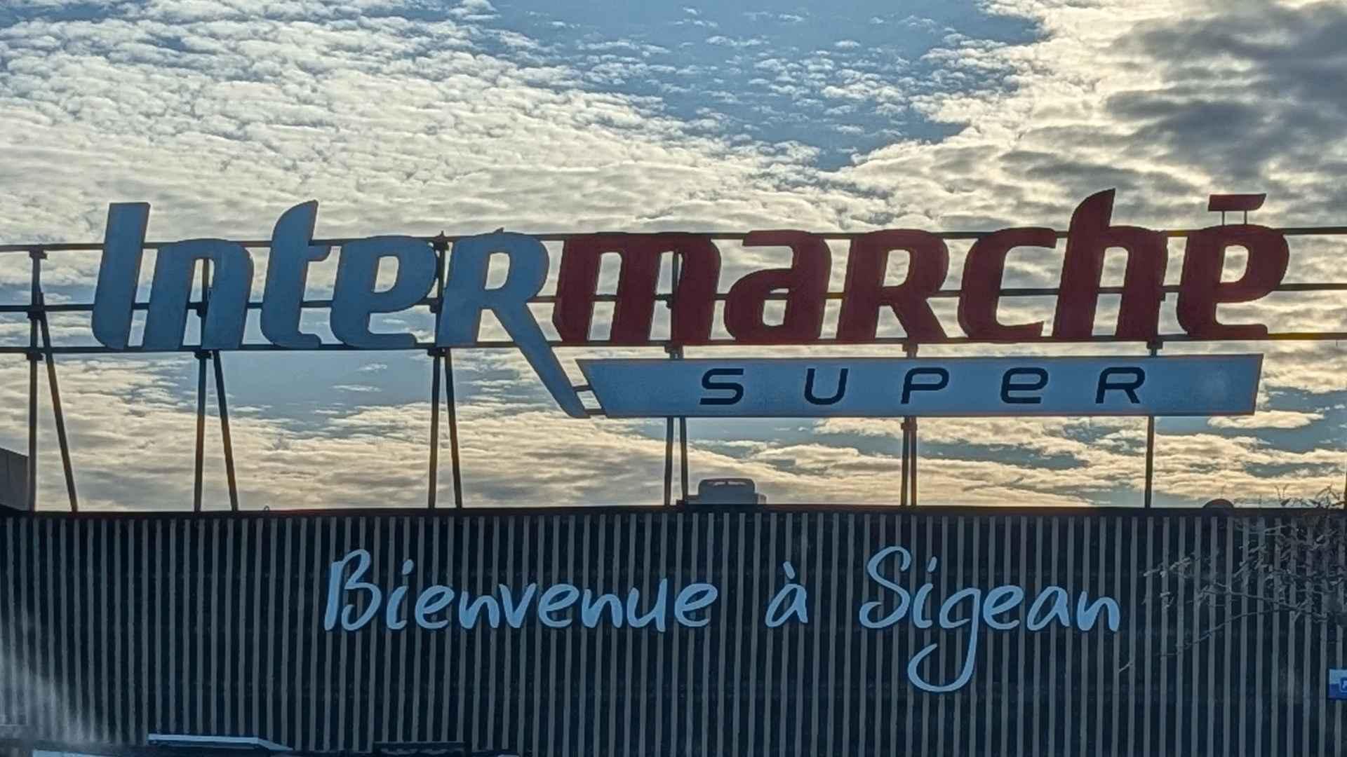 Prepaid-Simkarten können auch in Frankreich in größeren Supermärkten wie Intermaché gekauft werden