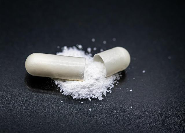 Creatine supplement capsule