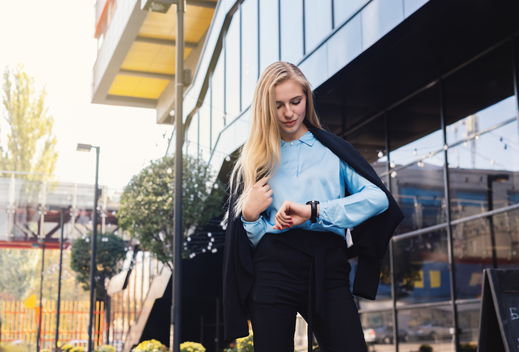 Welcher Fitnesstracker Passt Zu Mir? Die Entscheidungshilfe, Die Du Wirklich Brauchst! 63 Fitness tracker business frau