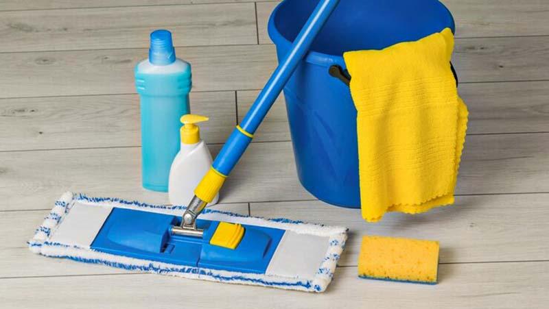 Flat microfiber mop and bucket