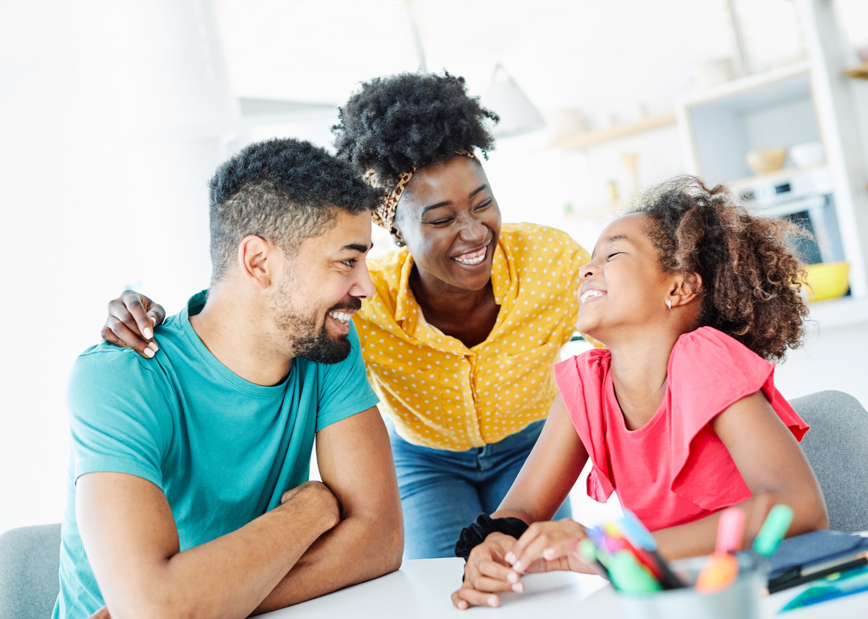 Image of a Manhattan couple in conflict with their parenting style needing help with NYC Parent Conflict Quiz.