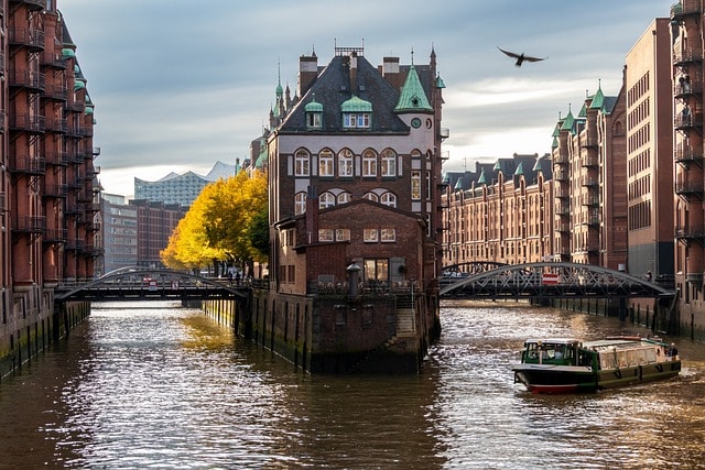 hamburg, speicherstadt, channel