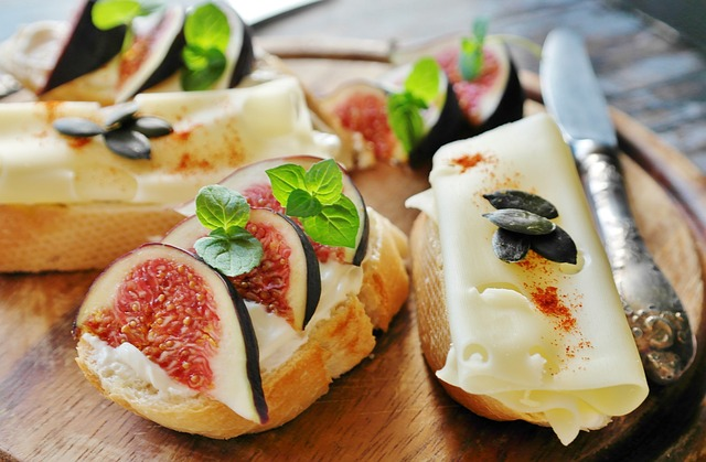 fig, cheese, bread