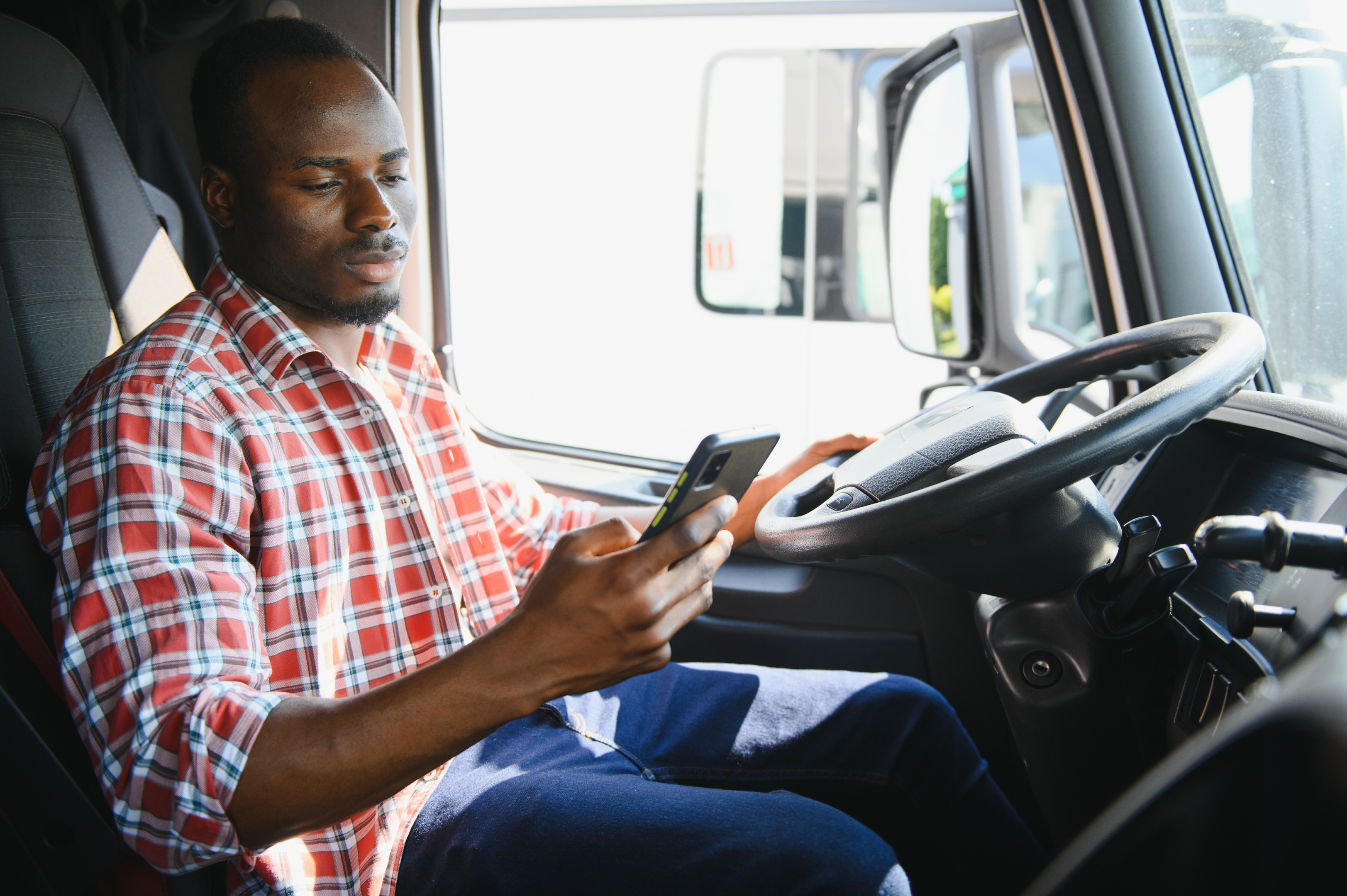 Boost your fleet management platform's efficiency by enhancing driver performance and achieving top user ratings!