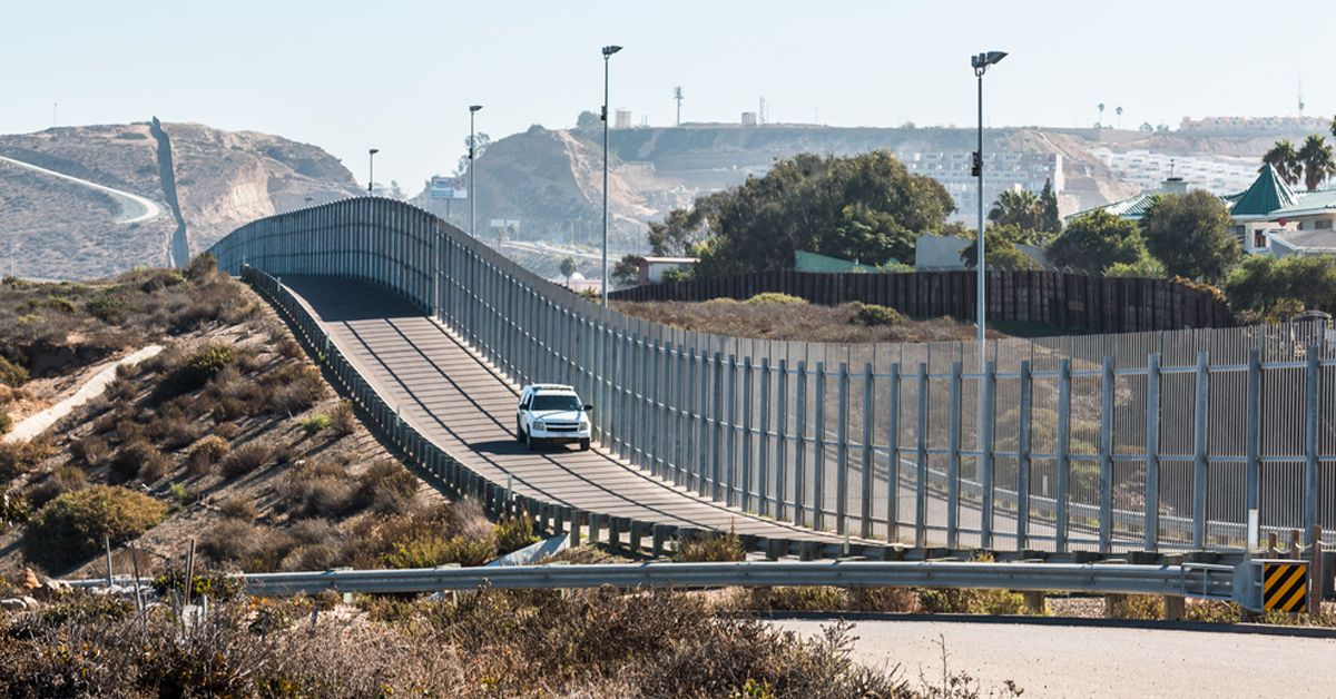 Leader in Large-Scale Construction Along the Southern Border