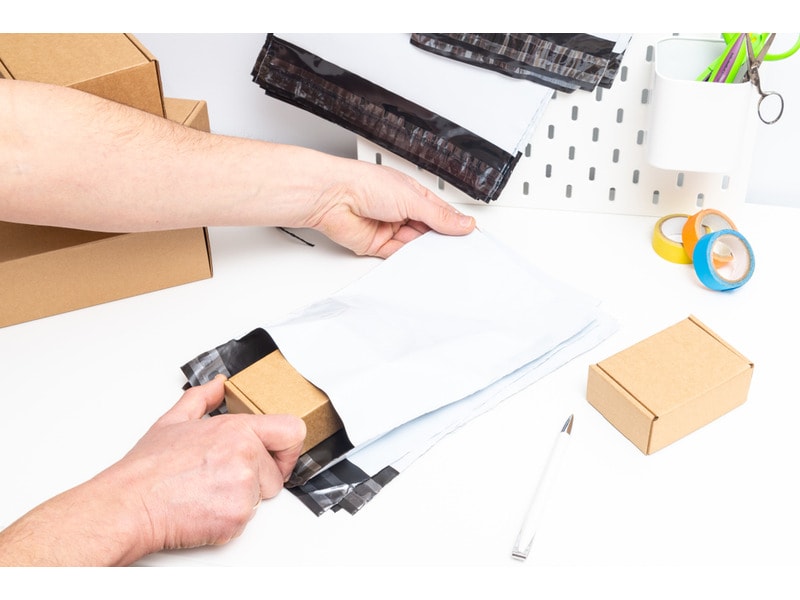 Poly Mailer vs Bubble Mailer