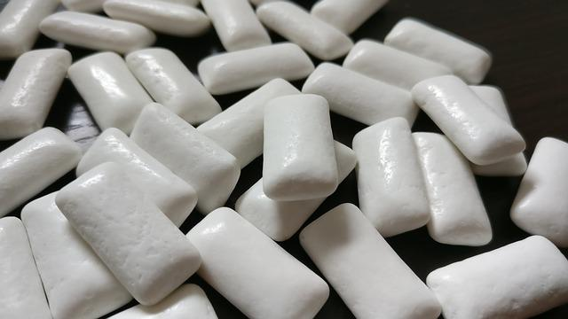 chewing gum, chew, white