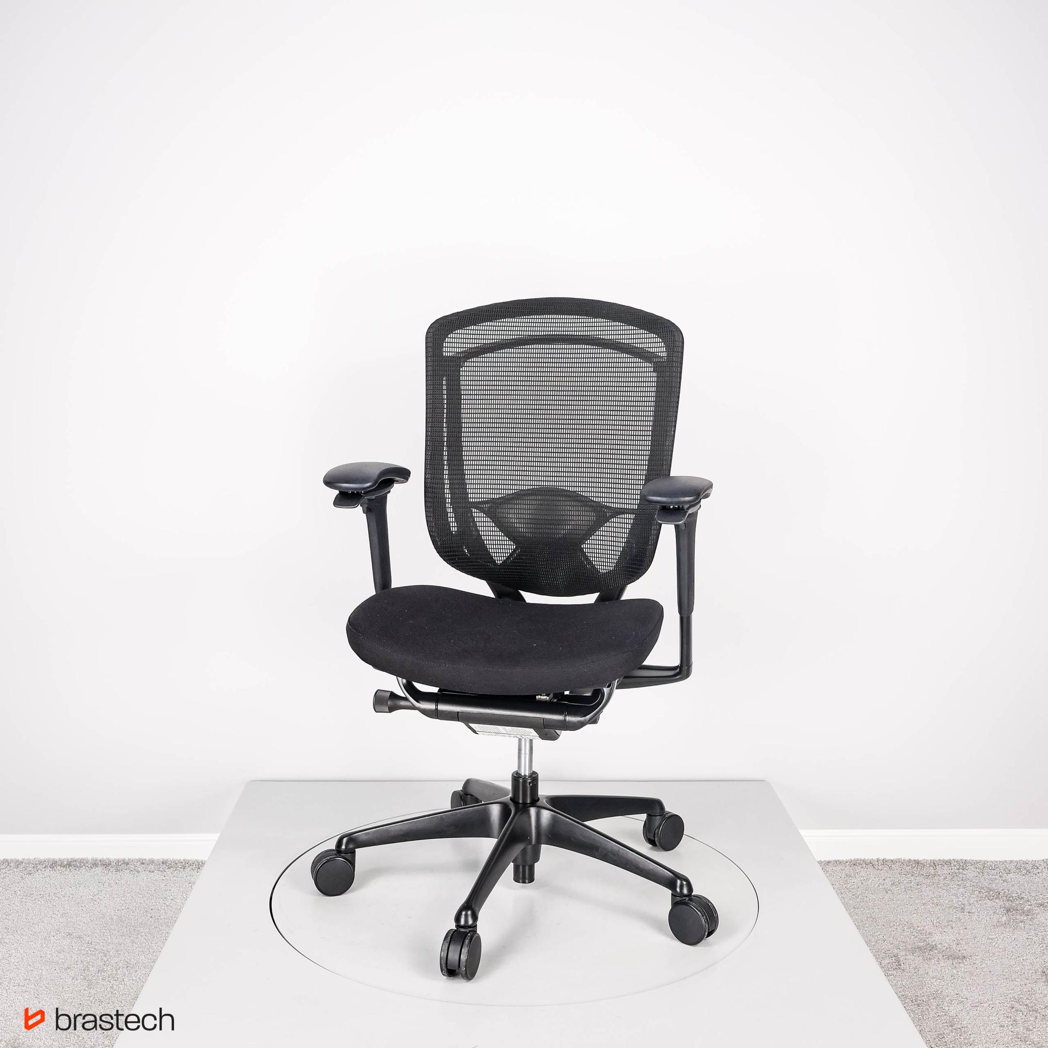 Krzesła biurowe ergonomiczne ranking 1600–2500 zł – najlepsze modele do pracy biurowej w 2026 roku 4 Okamura Contessa I Generacji. Źródło: Brastech