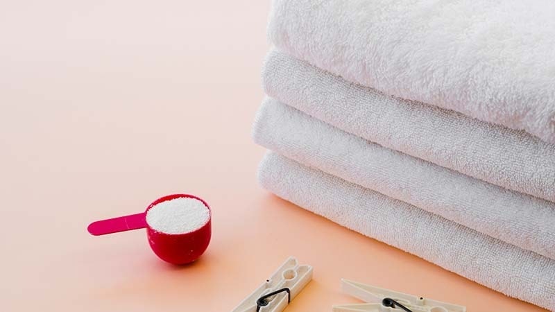 Baking powder and towels