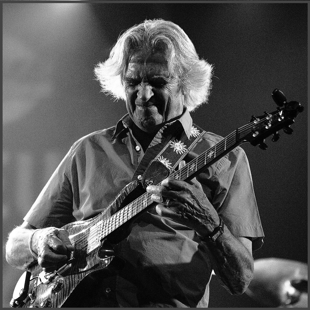What Is Jazz Fusion? 15 Must-Hear Jazz Fusion Artists 5 John McLaughlin jazz fusion artists