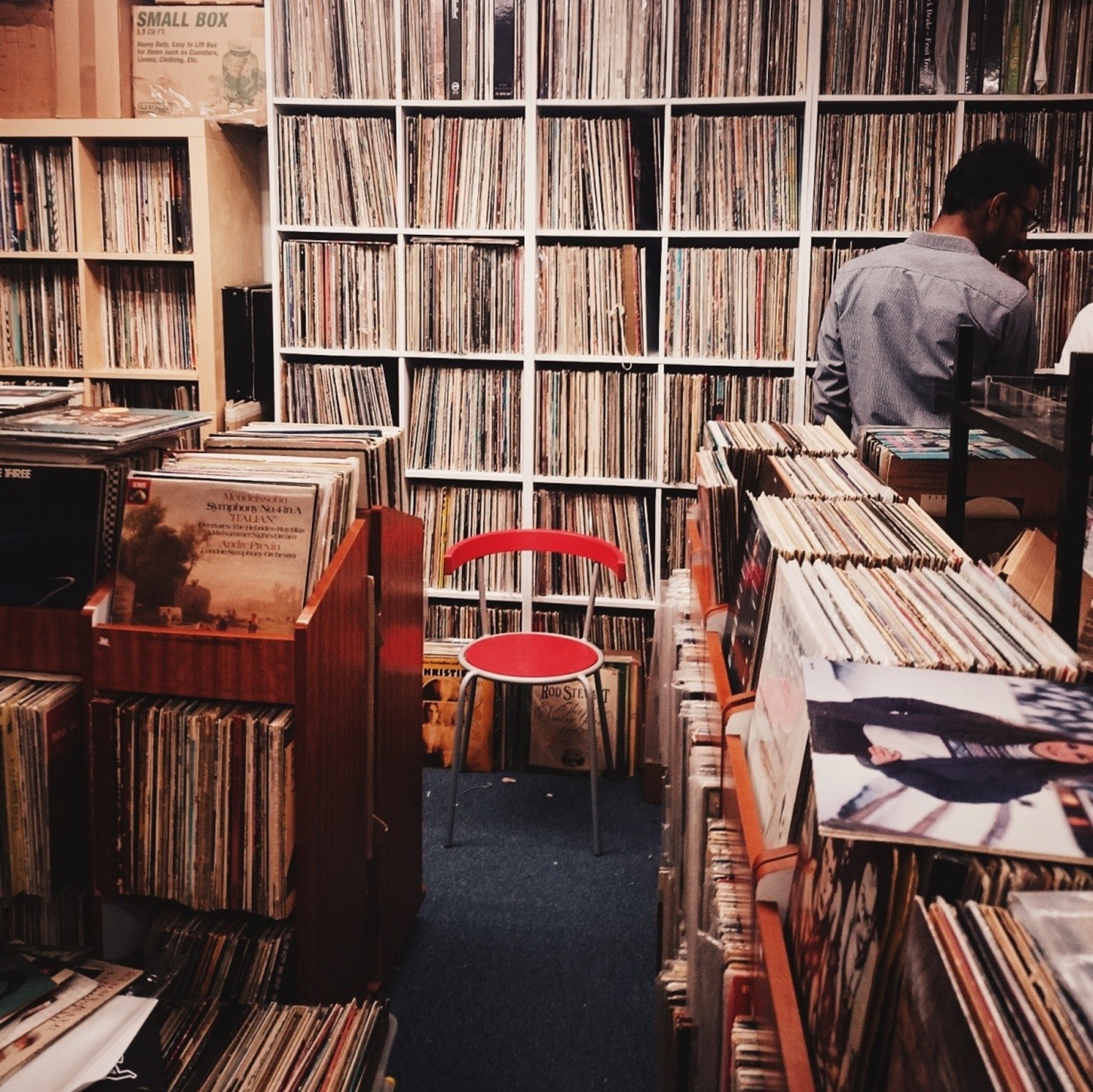 diy vinyl record shelf, minimal record shelf, record shops