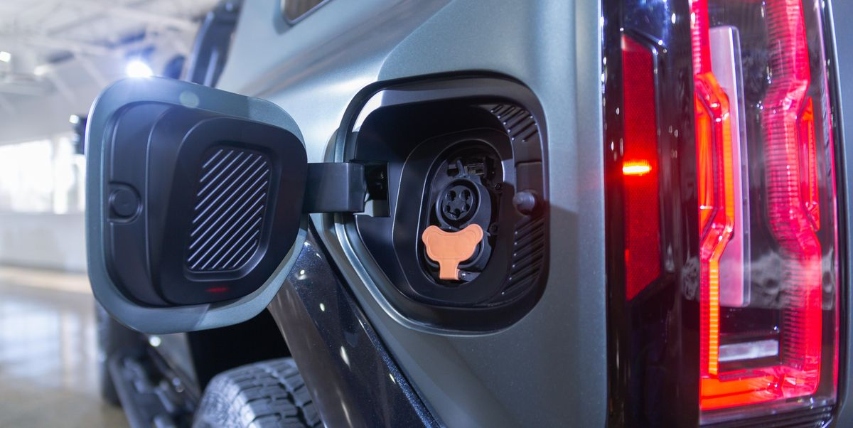 New 2022 GMC Hummer EV Reviews, Pricing & Specs