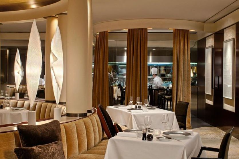 paris fine dining and favorite paris restaurants with steak frites 