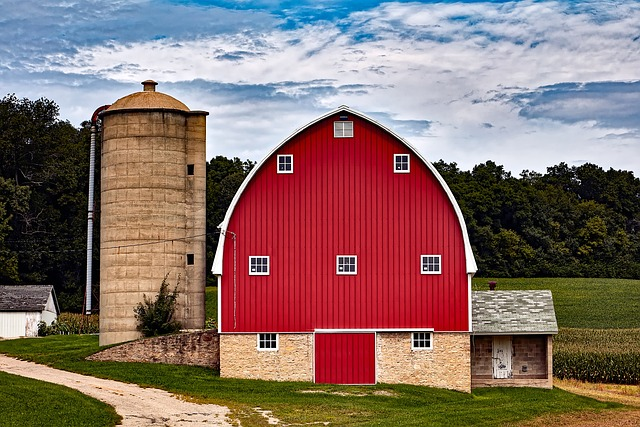 wisconsin, red barn, silo, investment property, investment properties