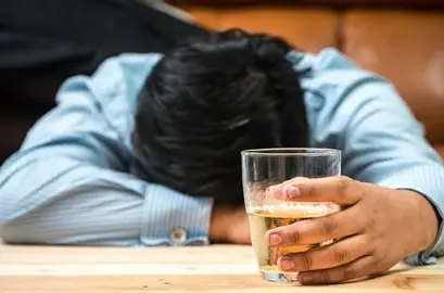 Image result for "I'm Not Drunk, But My Heart Is" (我没喝醉,但我的心醉了):