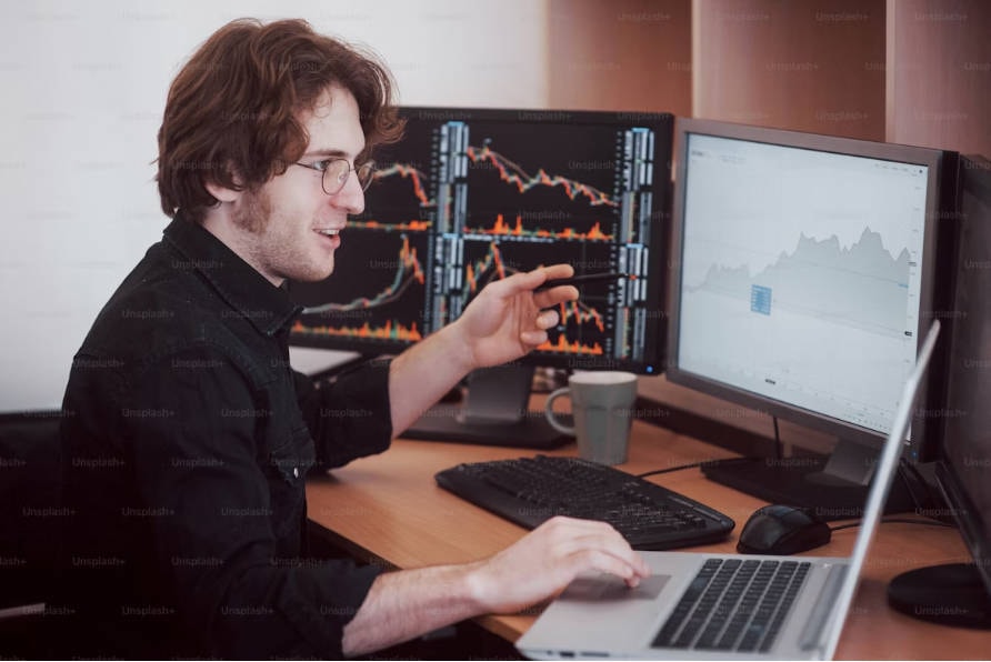 Trade Copier does not necessarily mean Copy Trading.