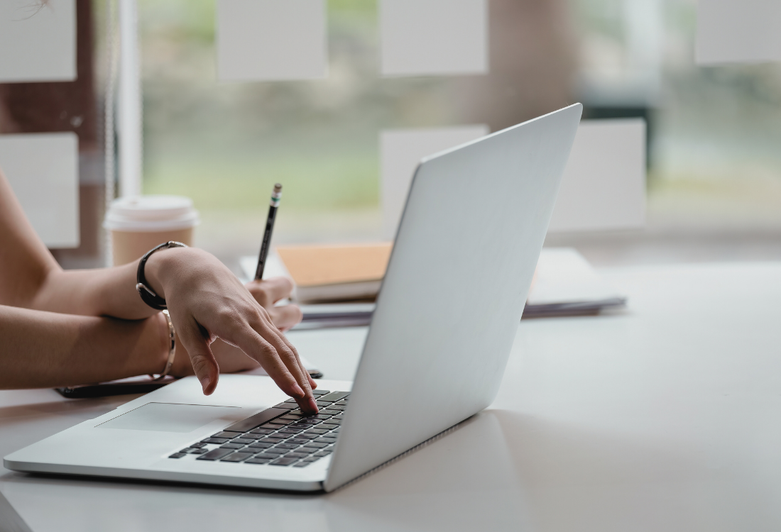 Etäopiskelu avulla voit esimerkiksi tehostaa henkilöstön oppimista.