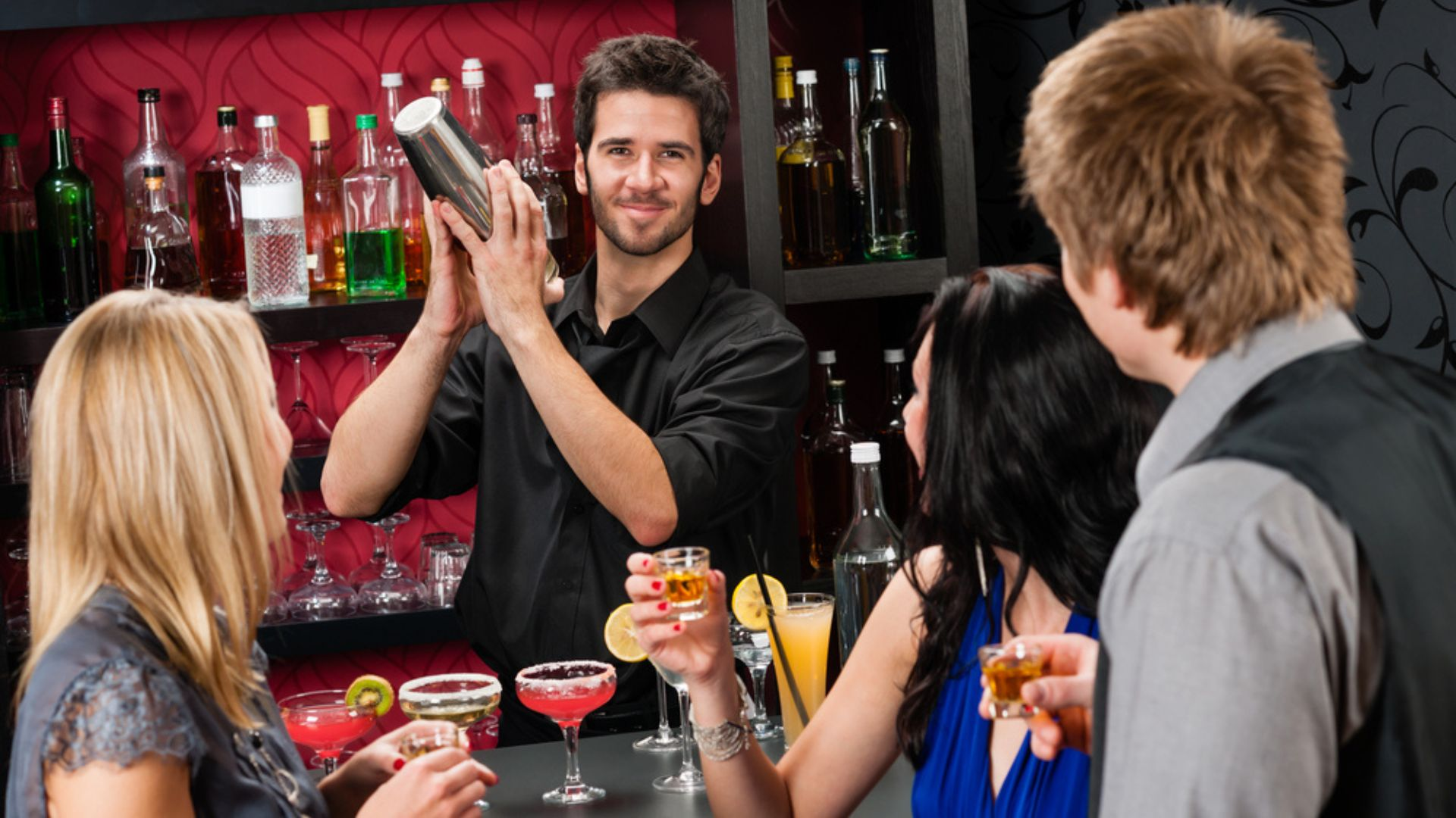 Why Mobile Bar Hire Services Are In Demand? -