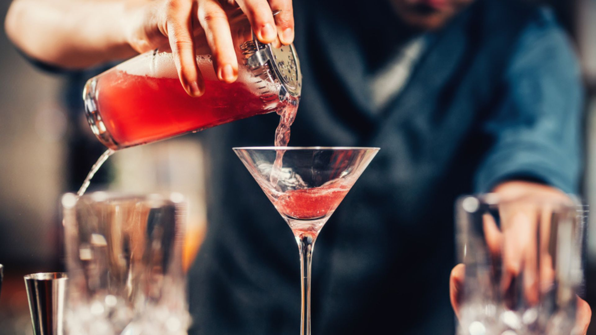 How Do Mobile Bar Hire Services Help Event Organizers? -