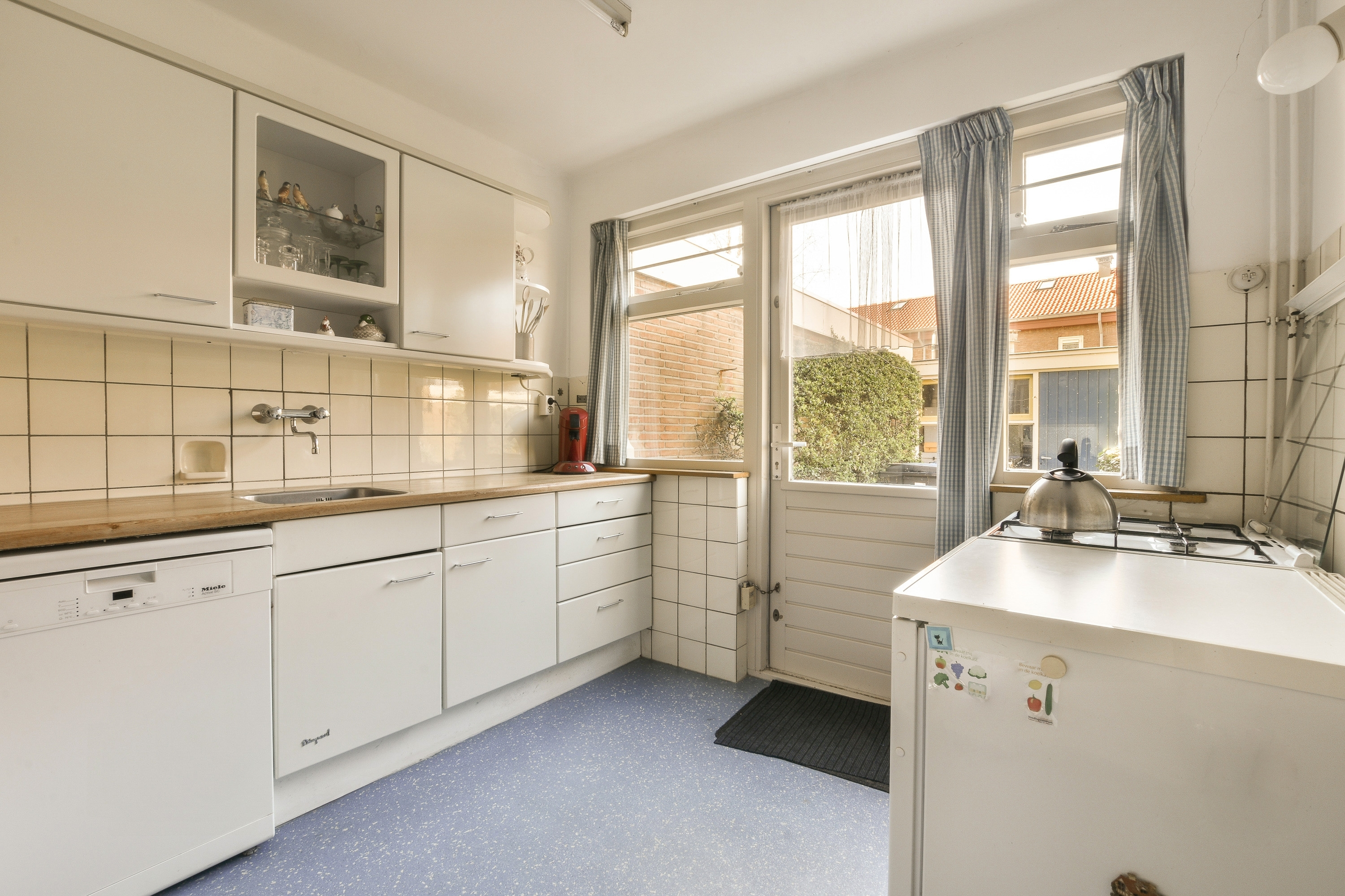 Lighter colours in kitchen