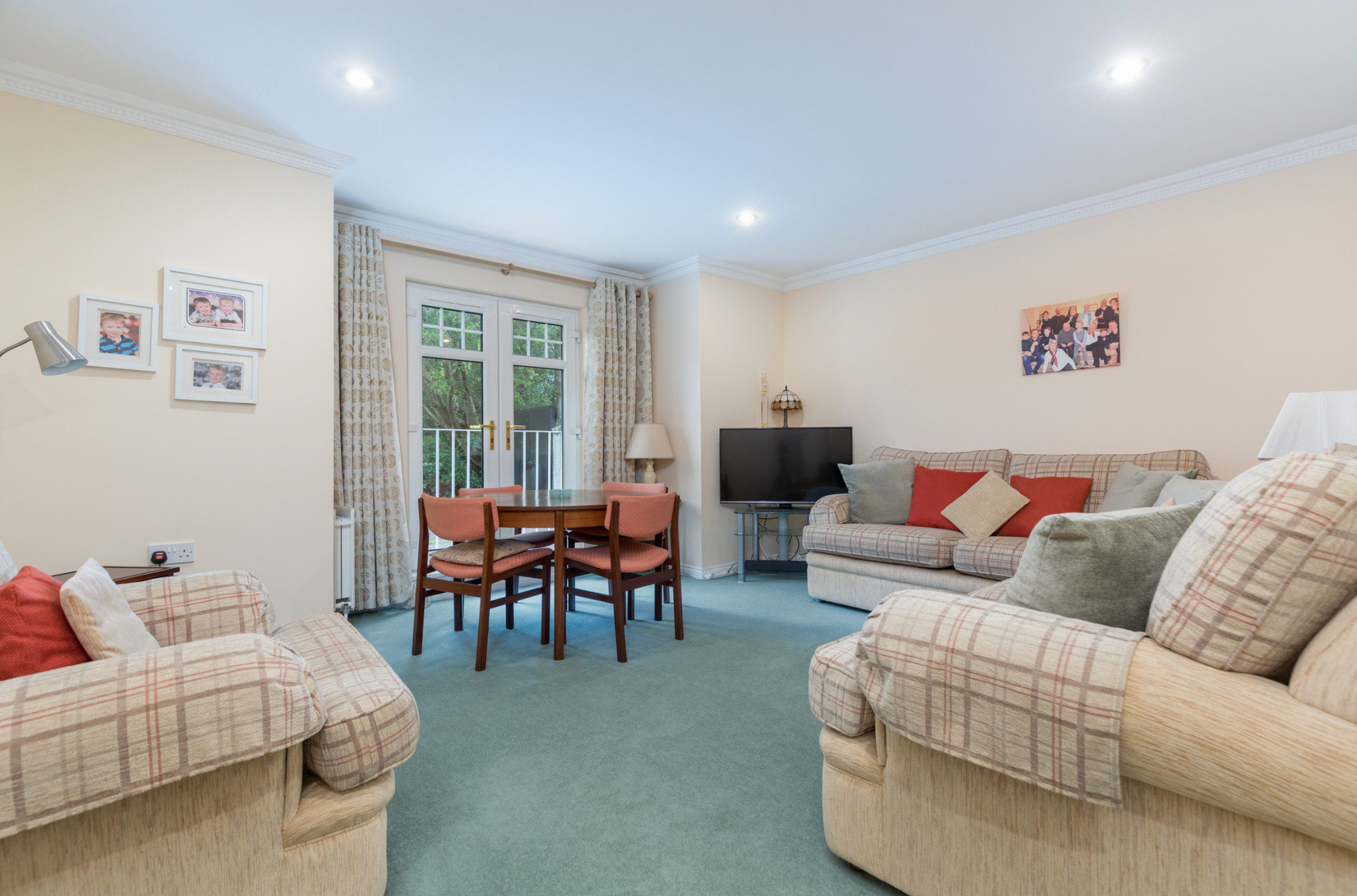 Two bedroom ground floor retirement flat - perfect for downsizing