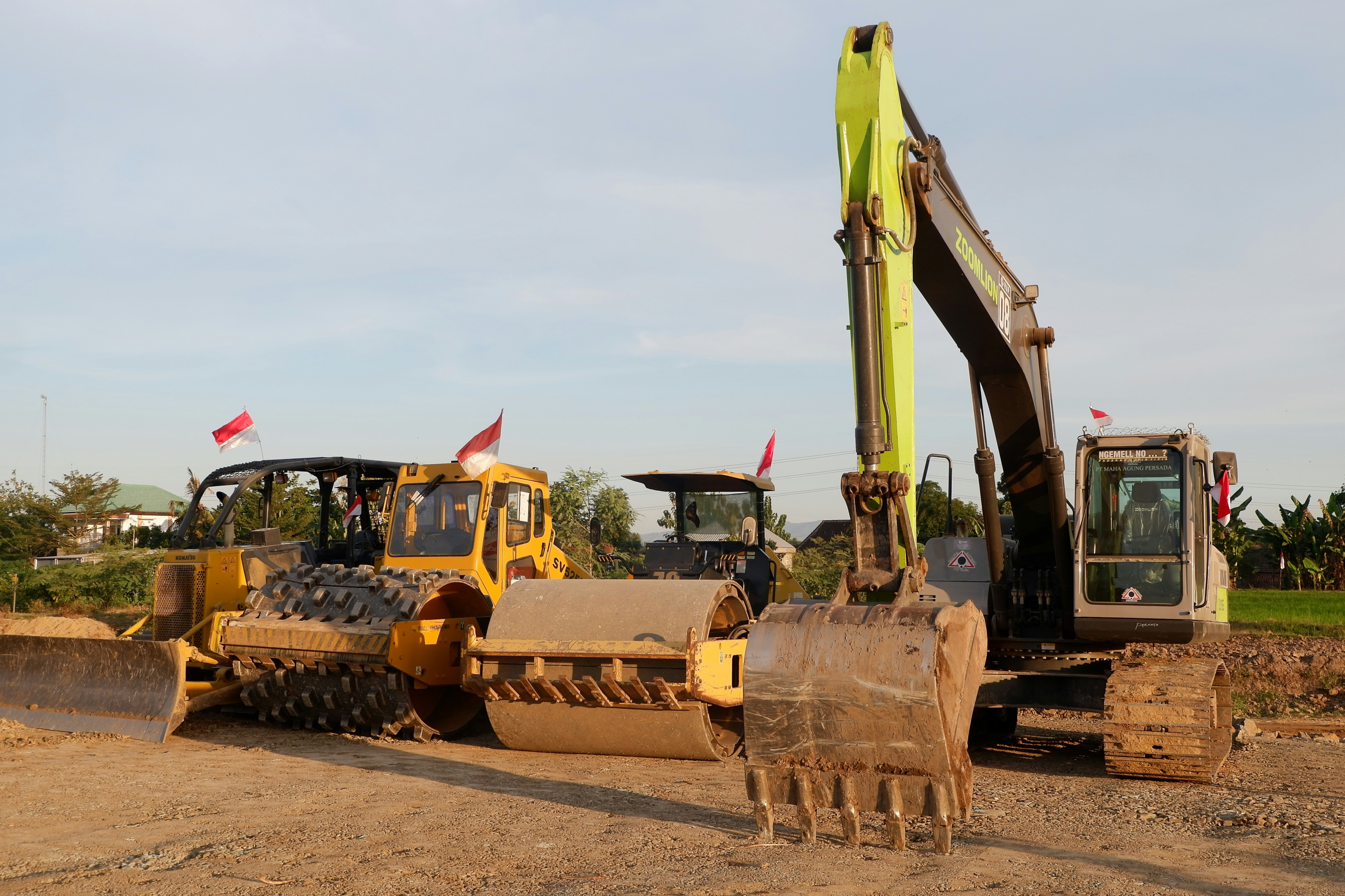 Backhoe Vs Excavator: How to Choose. 