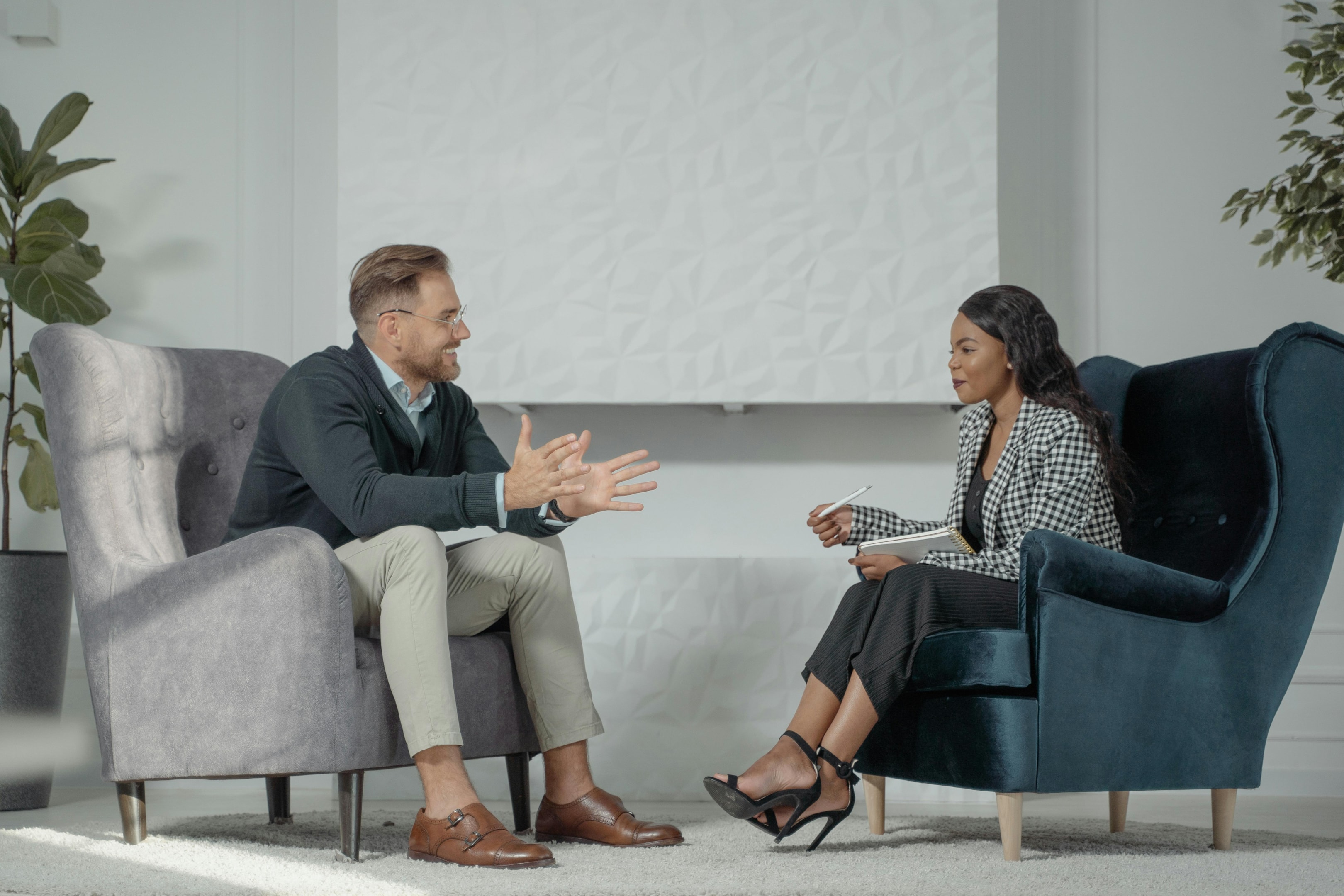 Guide to optimal job interview durations by stage and role, with practical tips, recommended timings, and structured interview strategies