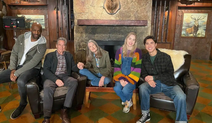 Dàn diễn viên mùa 7 của Virgin River hé lộ hậu trường.