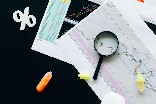 Magnifier glass & graphs; Utlize an enterprise fleet management solution to identify total cost and introduce employee reimbursement programs.