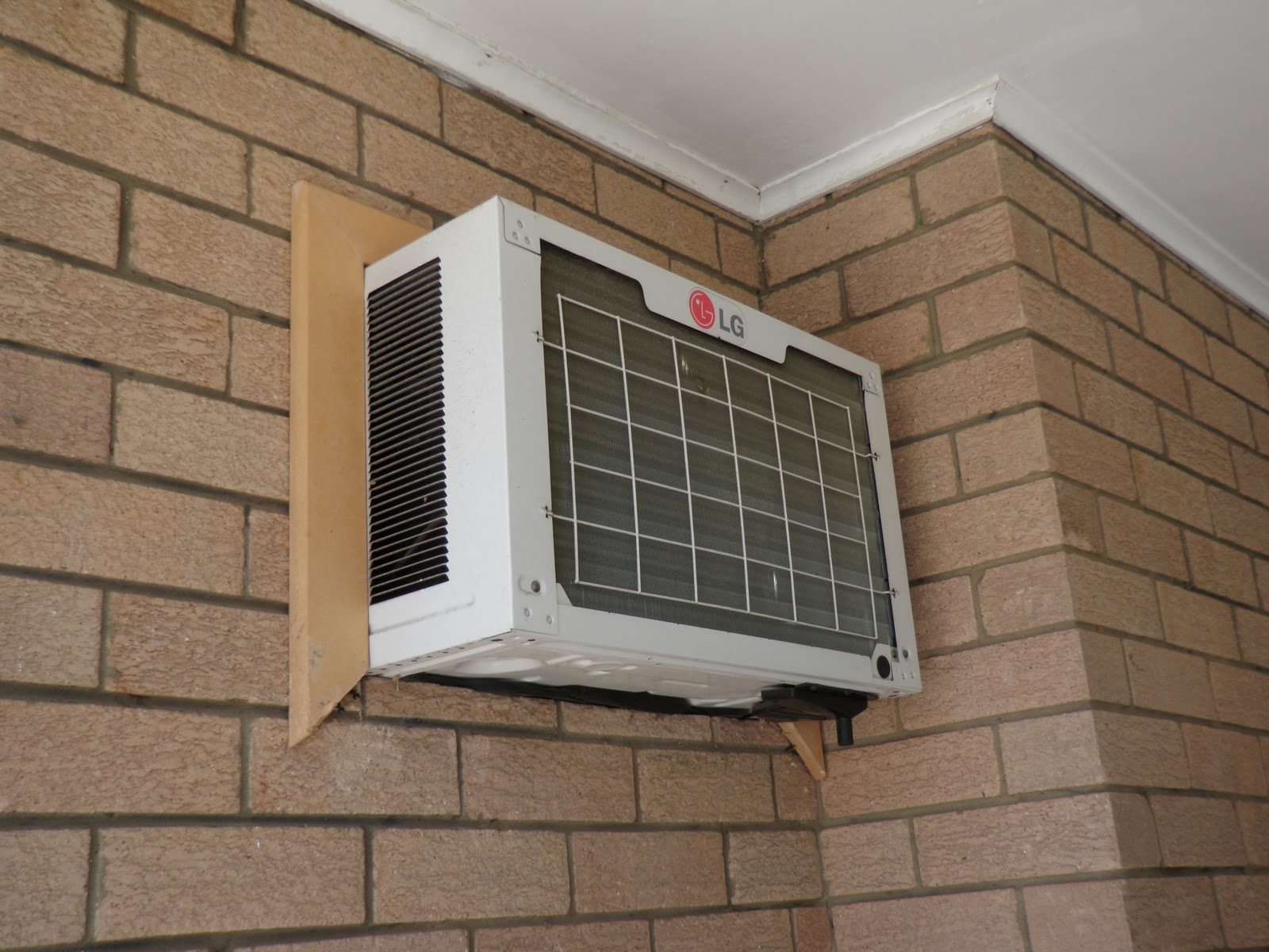 An old air conditioning unit can breakdown easily