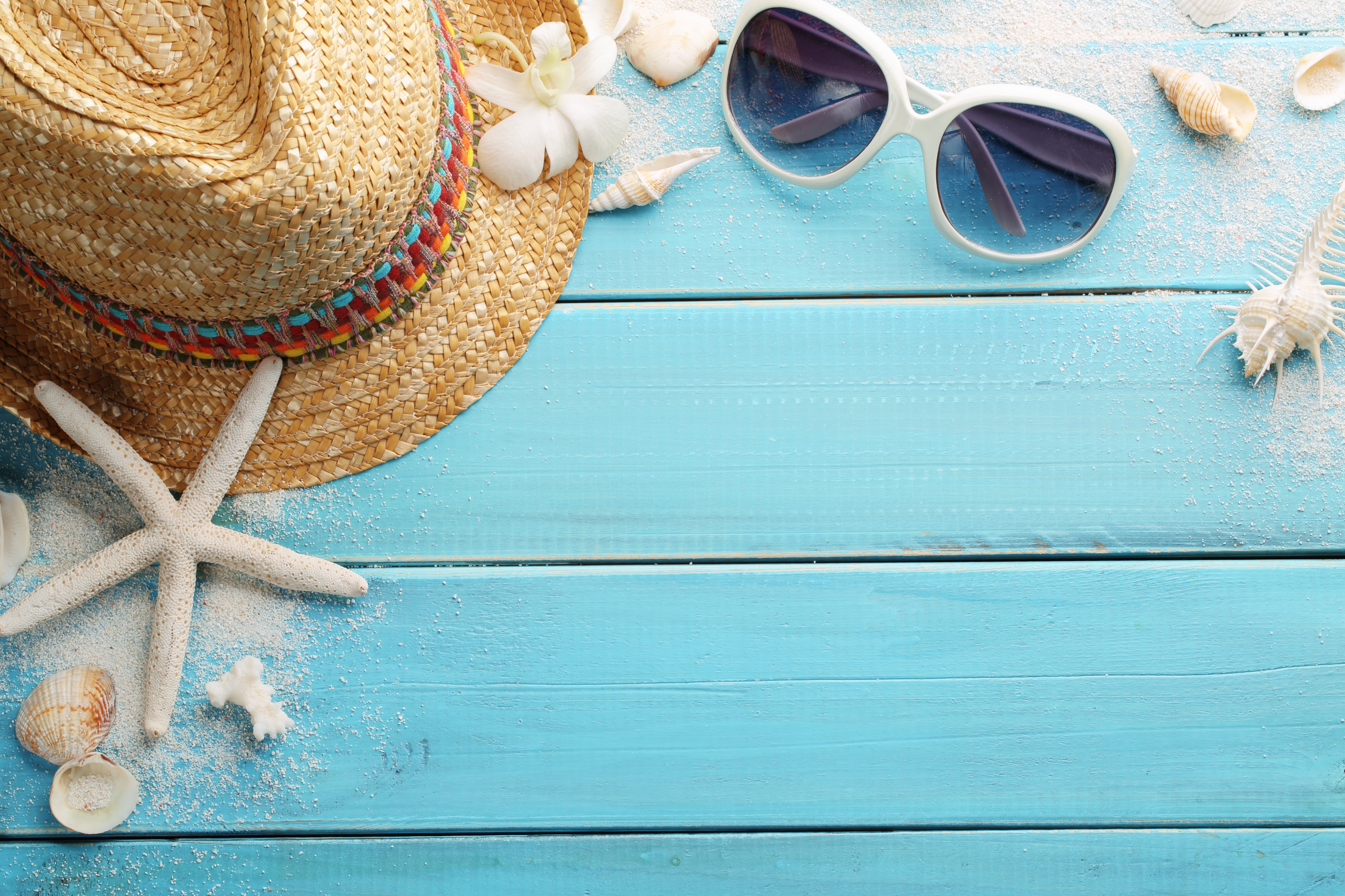 Straw Hat and Shades (Shutterstock)