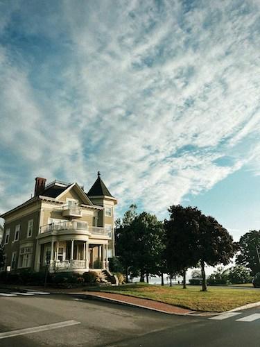 Victorian mansion in downtown Portland