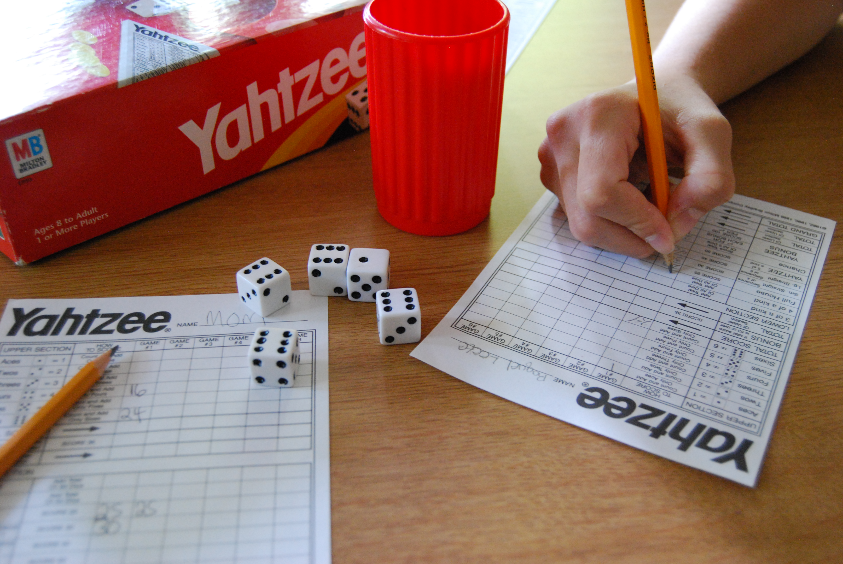 Yahtzee, same dice roll game