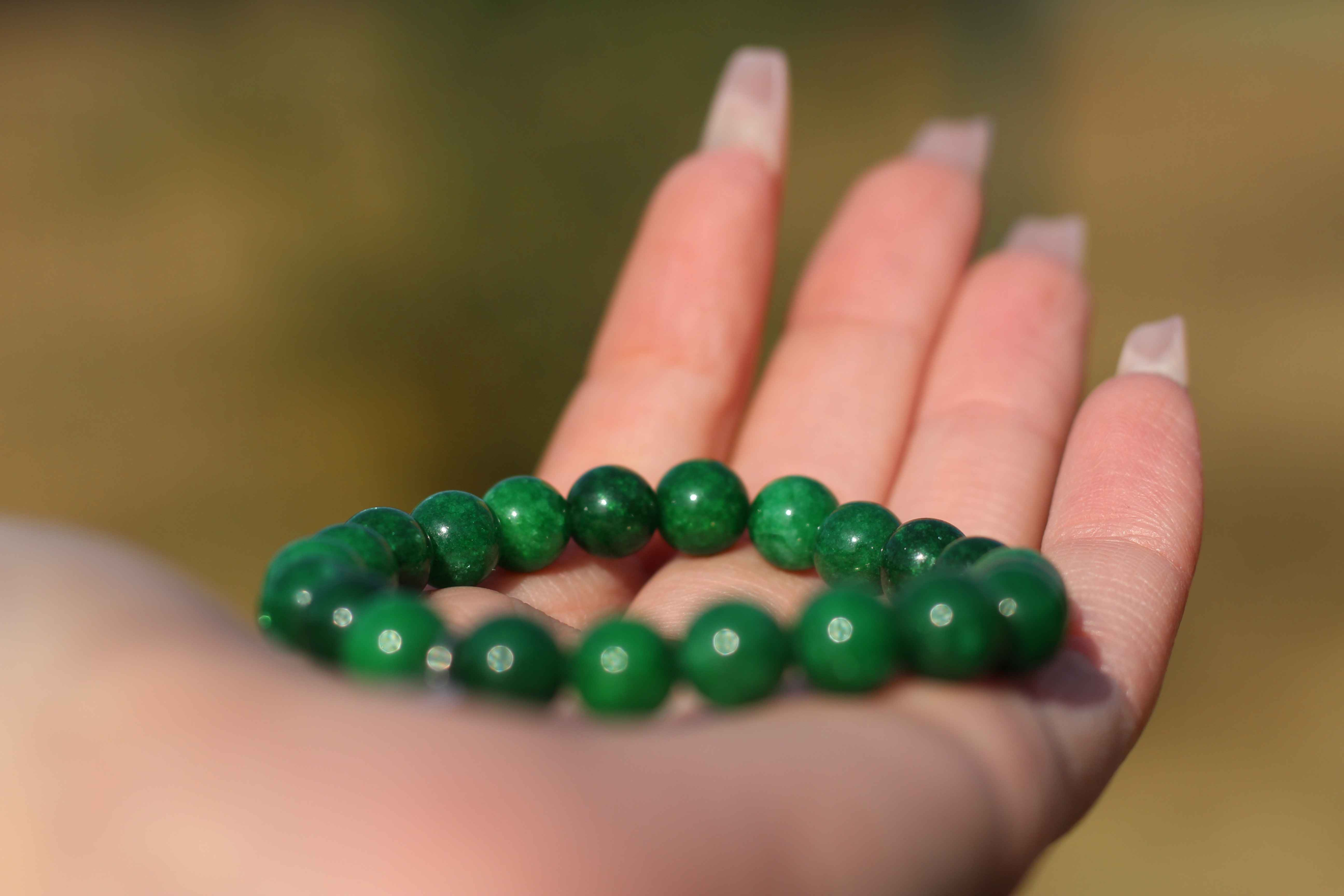 Green Jade: Meaning, Uses, and Benefits - Simple Crystal Guide – Otter  Spirit