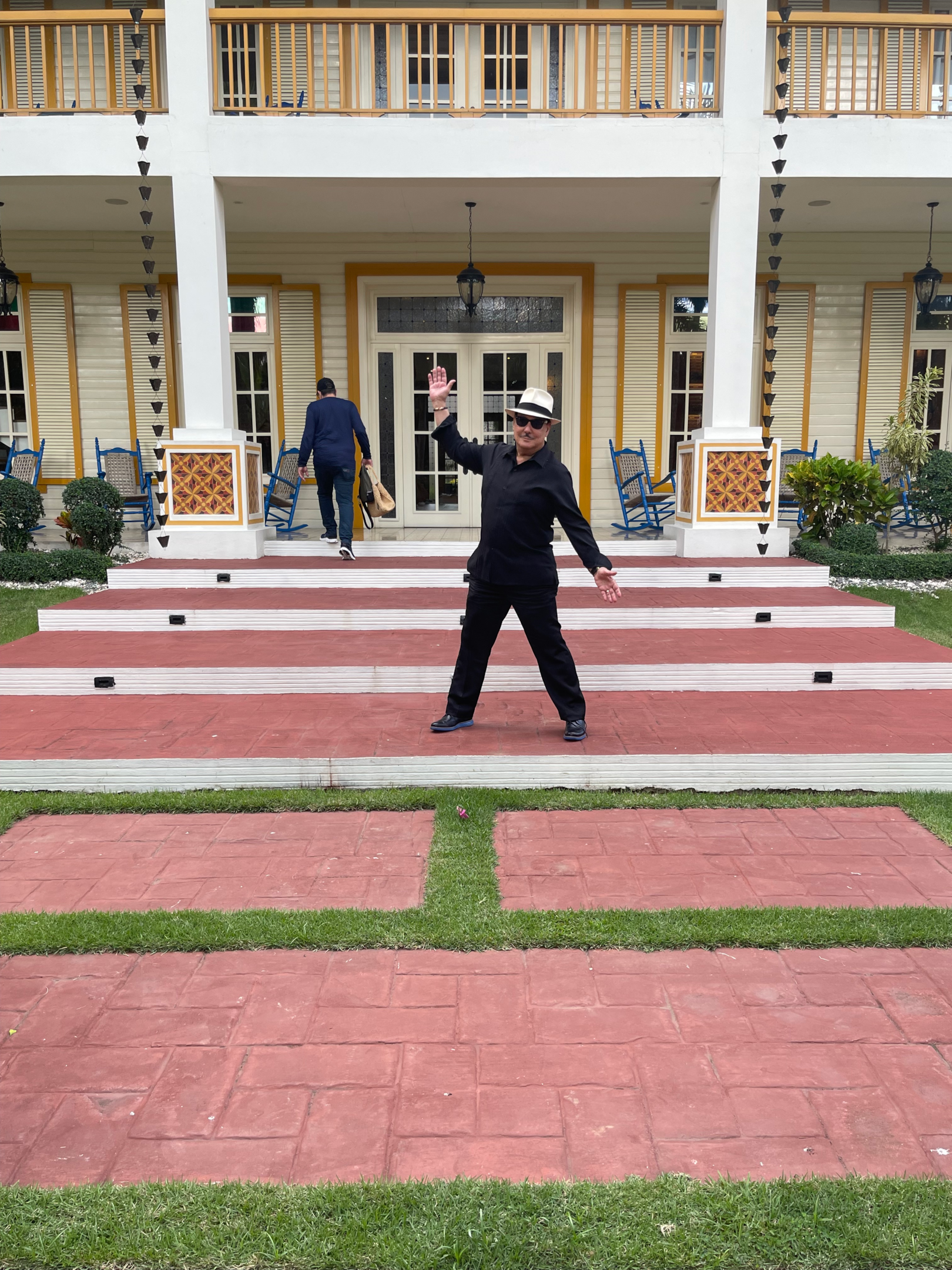 Carlito Fuente Jr in front of Chateau Fuente.