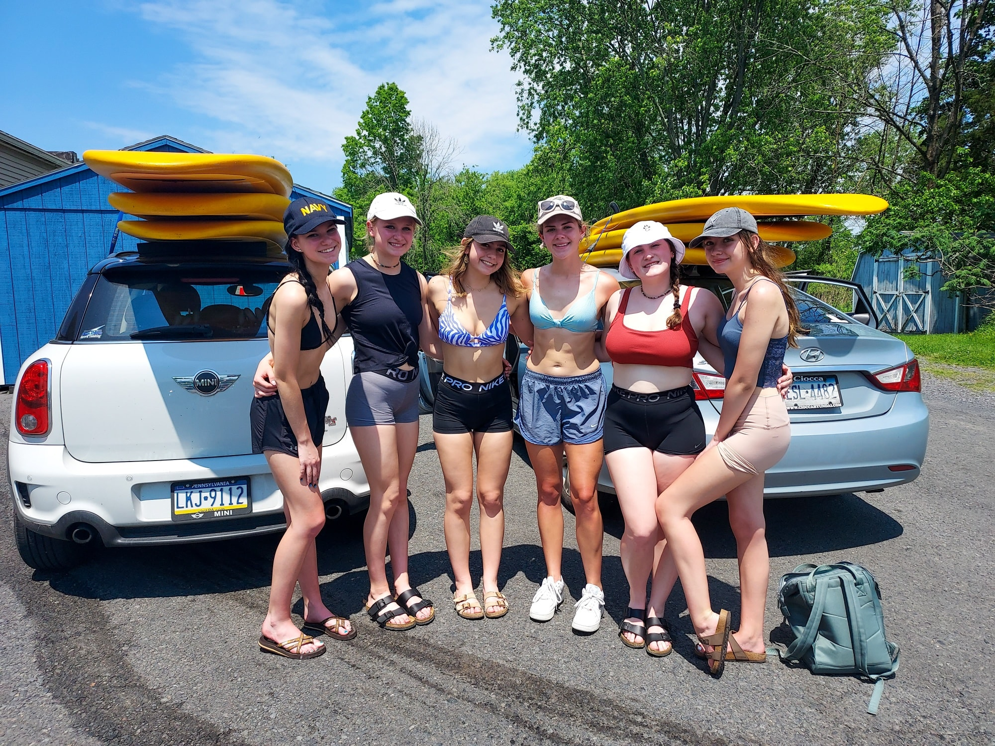 inflatable paddle board for long distances and surfing sups