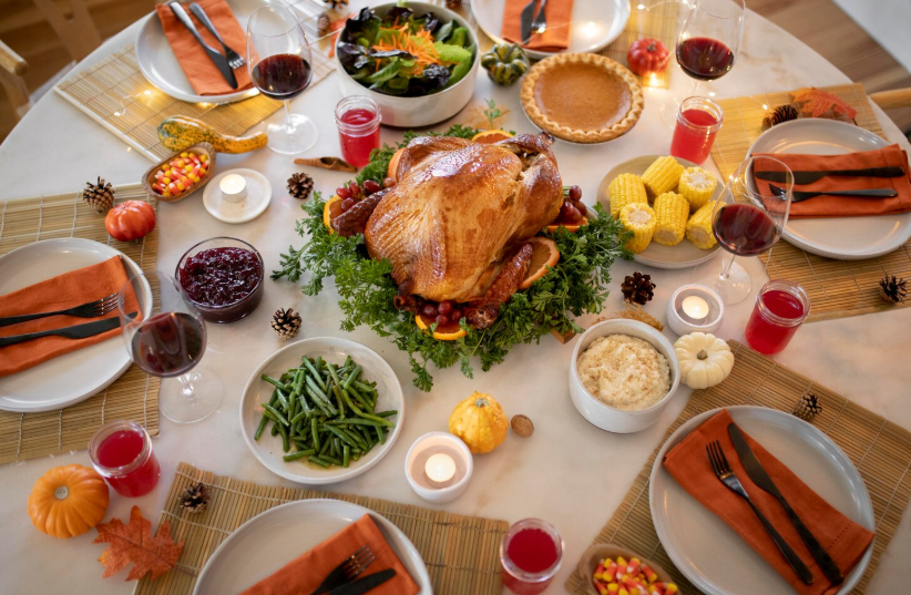 Why Custom Outdoor Thanksgiving Table Accessories Matter