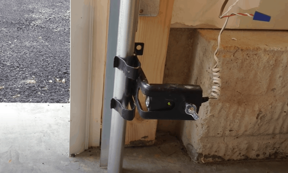Garage door safety sensor