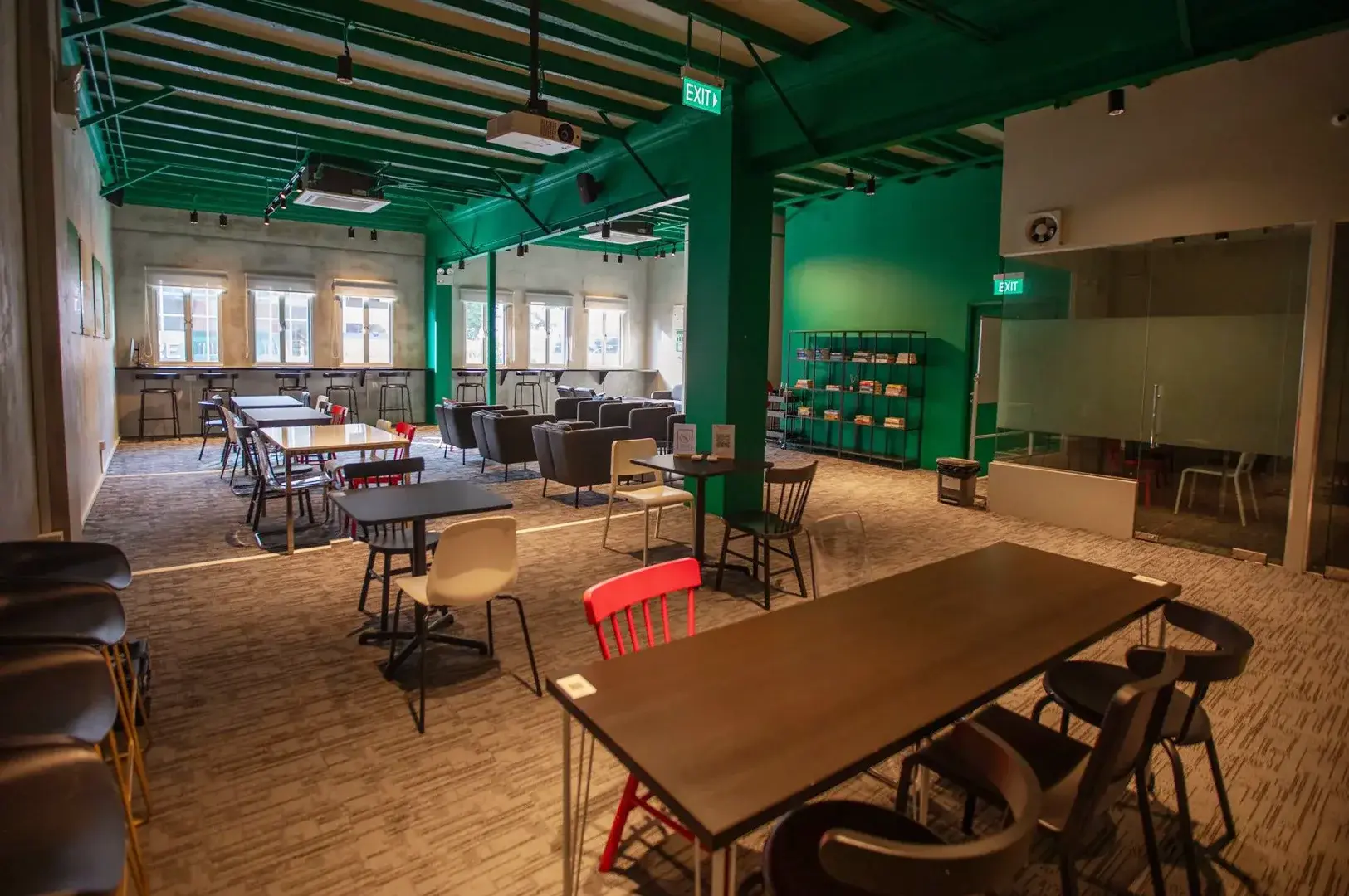 The spacious, modern interior of Monks Brew Club, featuring an ideal setting for remote workers in the Joo Chiat and Katong area along East Coast Road.